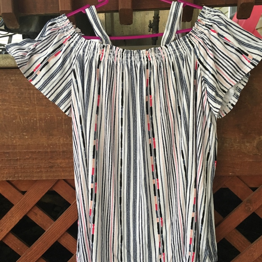 NWOT very cute striped cold shoulder top